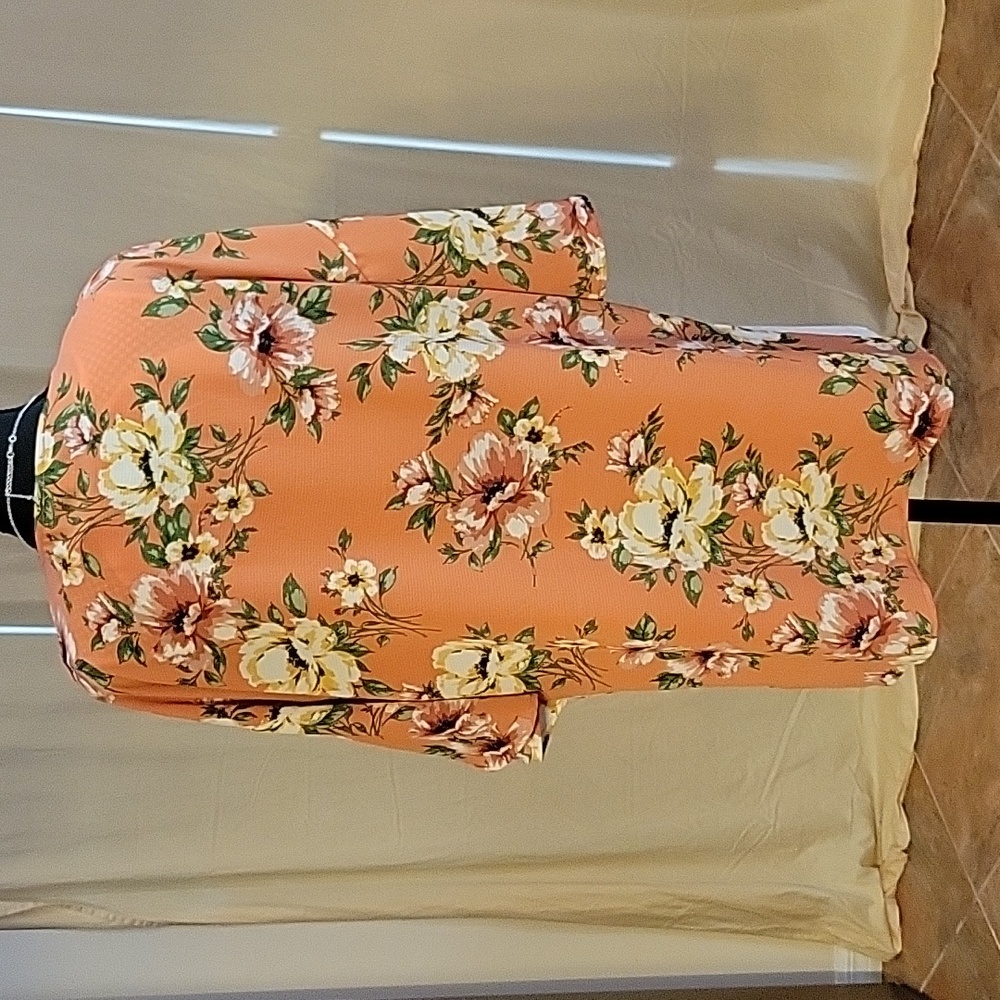 Charming Charlies Floral Wrap Size Small - Picture 4 of 7